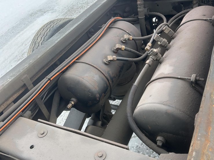 1997-peterbilt-357-image-53