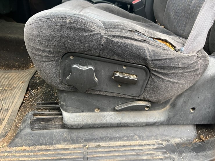 2002-chevrolet-2500-image-15