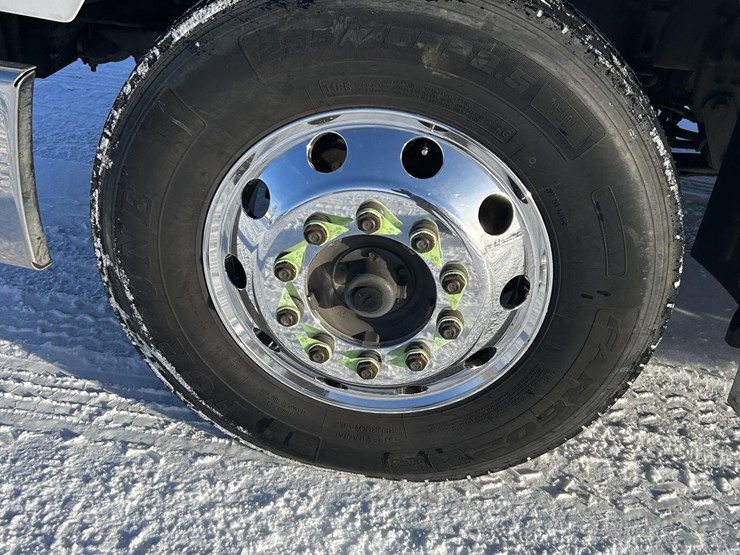 2018-freightliner-cascadia-125-image-11