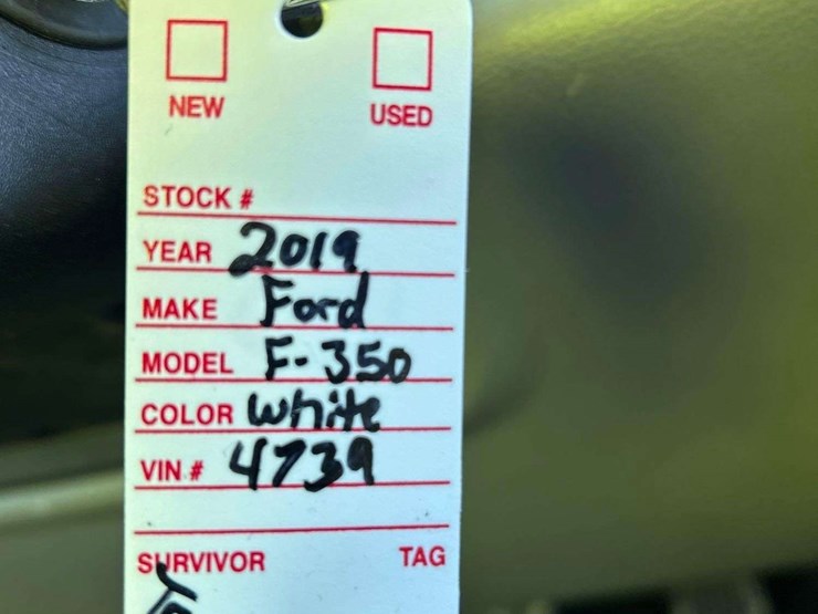 2019-ford-f-350-4x4-crew-cab-pickup-truck-image-25