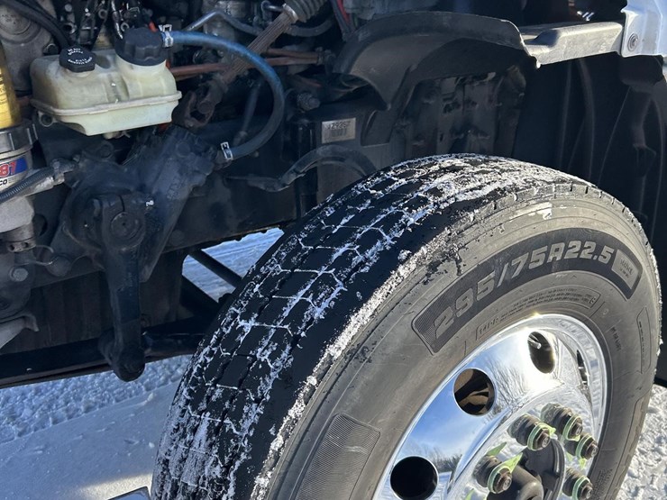 2018-freightliner-cascadia-125-image-29