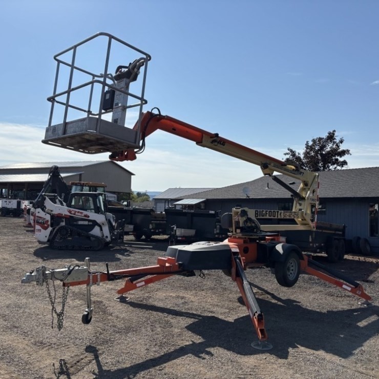2023 JLG T350