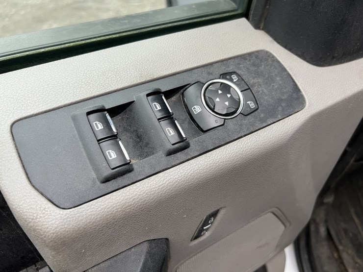 2017-ford-f550-image-29