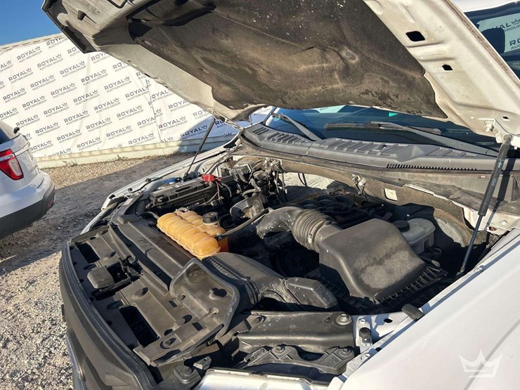 2016-ford-f-150-ext.-cab-pickup-truck-image-7