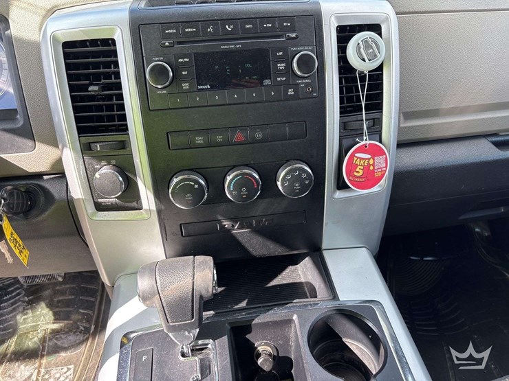 2010-dodge-ram-4x4-crew-cab-pickup-truck-image-18