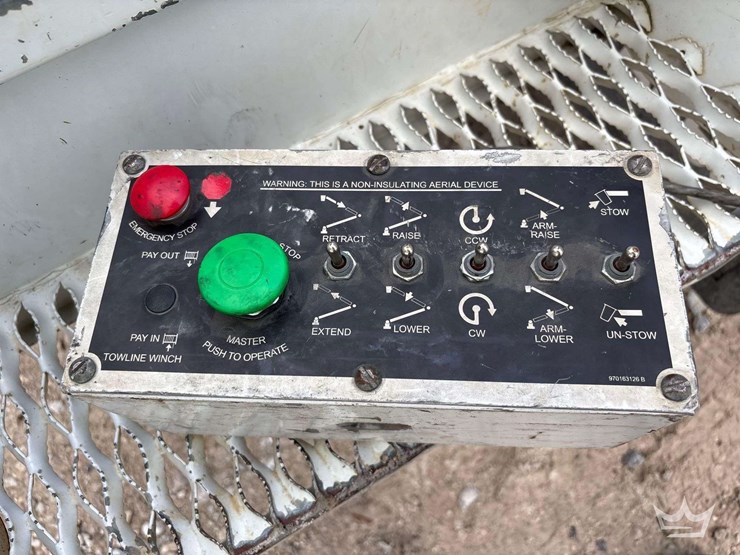 2016-ford-f-550-altec-at233p-35ft-bucket-truck-image-22