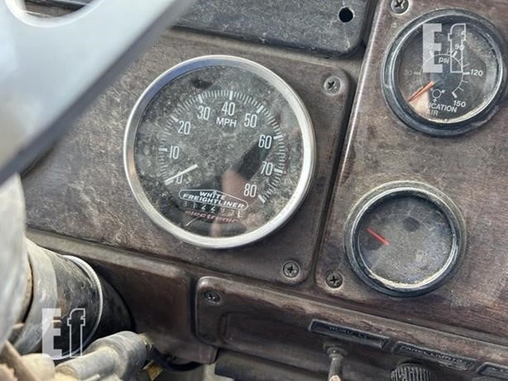 1985-freightliner-fld120-image-43