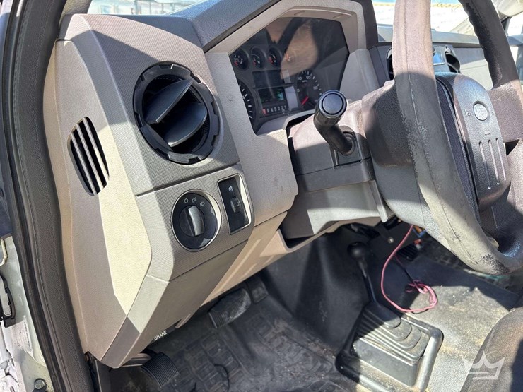 2010-ford-f-550-4x4-venturo-ht40kx-3-ton-crane-mechanics-truck-image-44