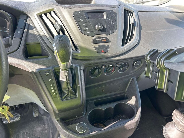 2017-ford-transit-250-cargo-van-image-18