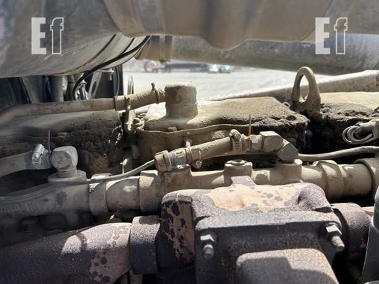 1985-freightliner-fld120-image-47