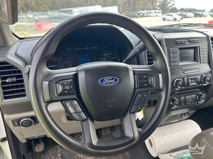 2017-ford-f-550-4x4-ext.-cab-mason-dump-truck-image-11