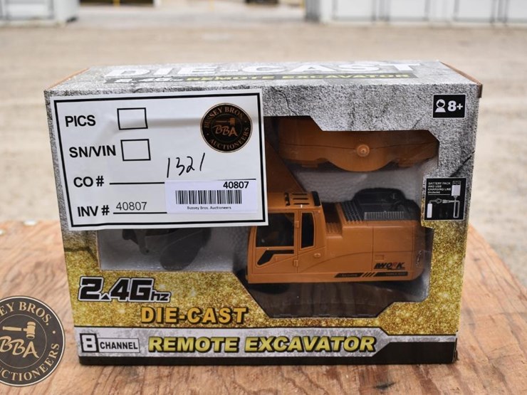 dream-bridge-2.4ghz-8-channel-remote-control-excavator-image-1