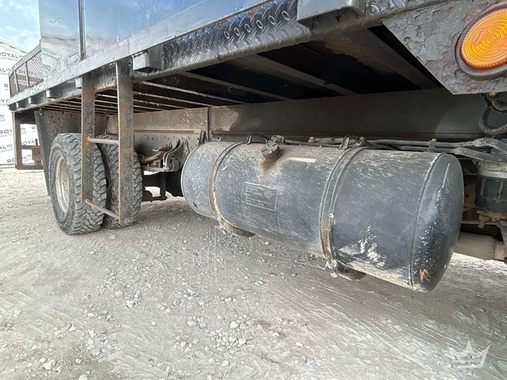 2005-mitsubishi-fuso-fe84d-auto-crane-3203-prx-3,200-lb-crane-utility-truck-image-15