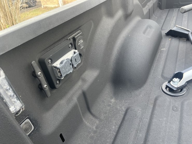 2022-dodge-3500-image-9