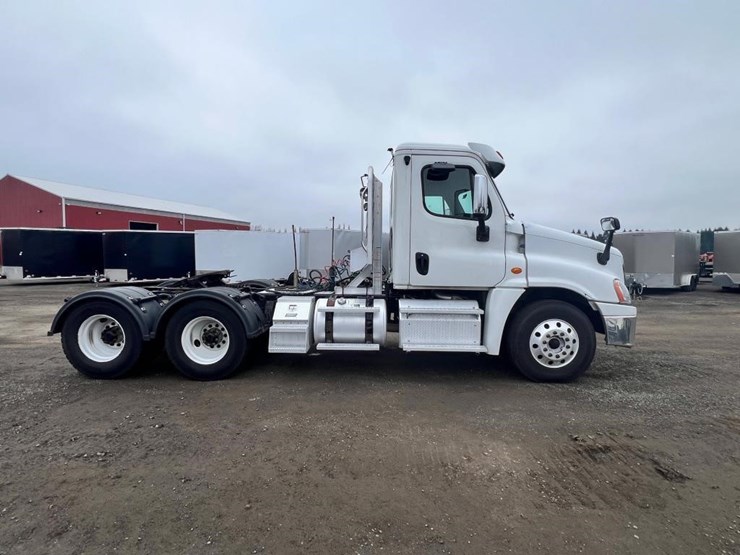 freightliner-cascadia-125-image-6