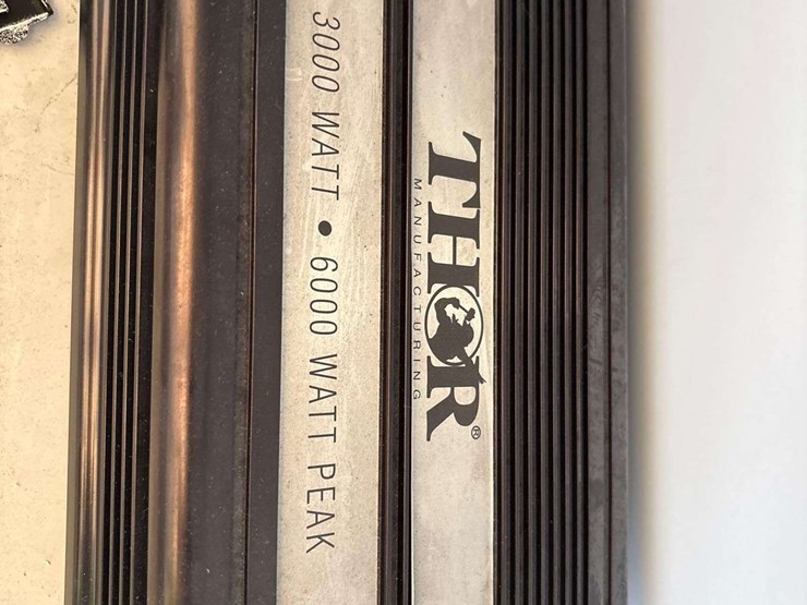 2012-ford-e-350-enclosed-service-van-image-19