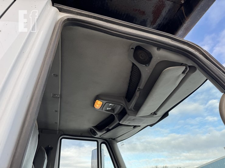 international-durastar-4400-image-37