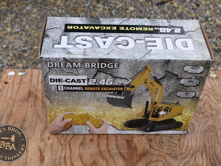 dream-bridge-2.4ghz-8-channel-remote-control-excavator,-die-cast-material-image-4