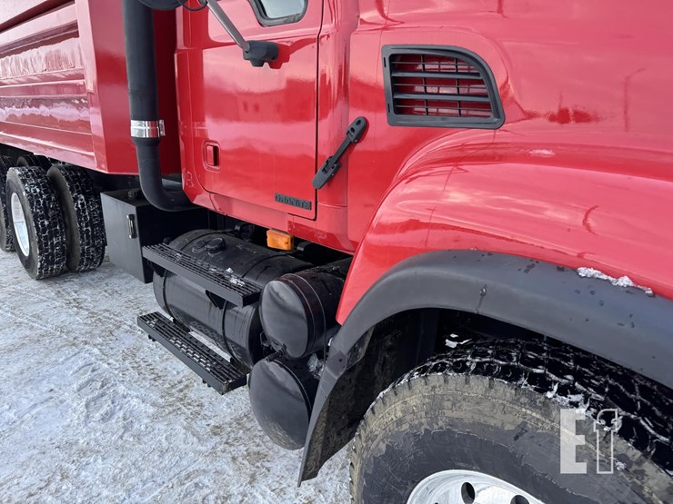 2004-mack-granite-cv713-image-52