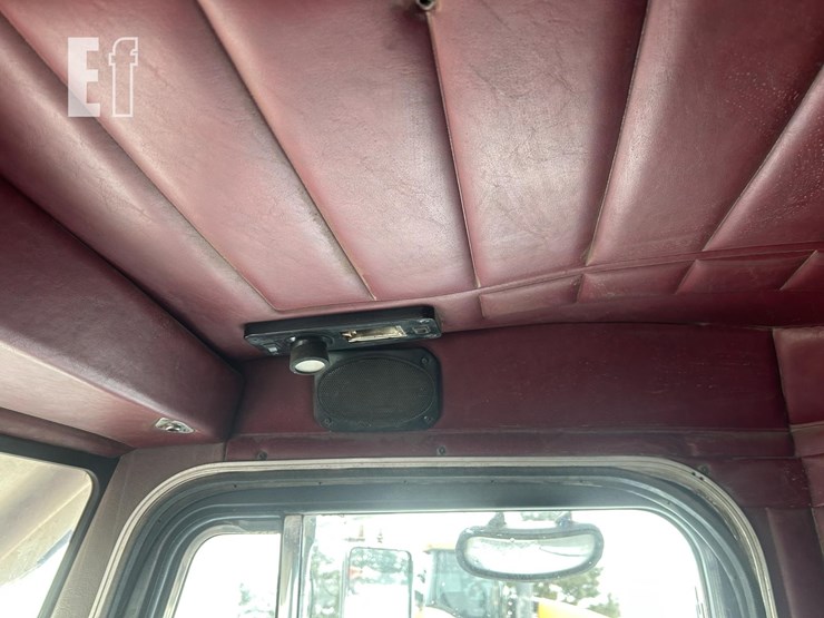 1997-peterbilt-357-image-63