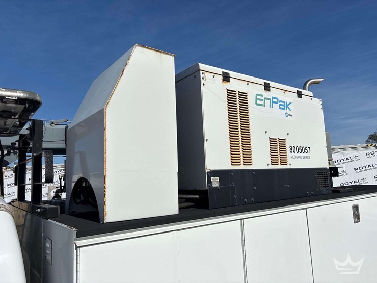 2010-ford-f-550-4x4-venturo-ht40kx-3-ton-crane-mechanics-truck-image-19