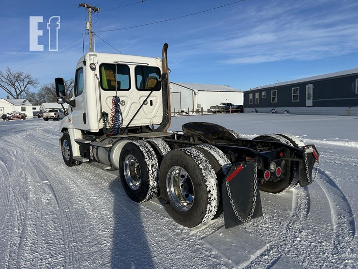 2018-freightliner-cascadia-125-image-3