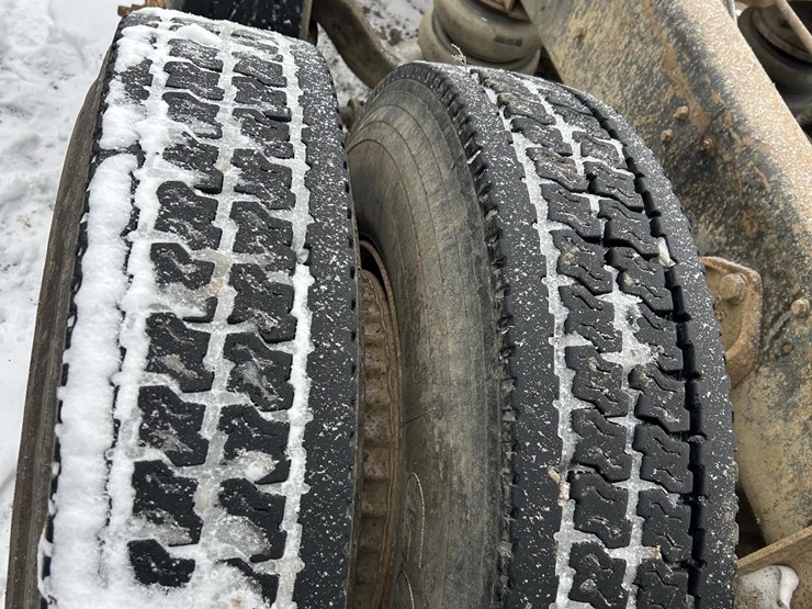 1997-ford-lt8000-image-61