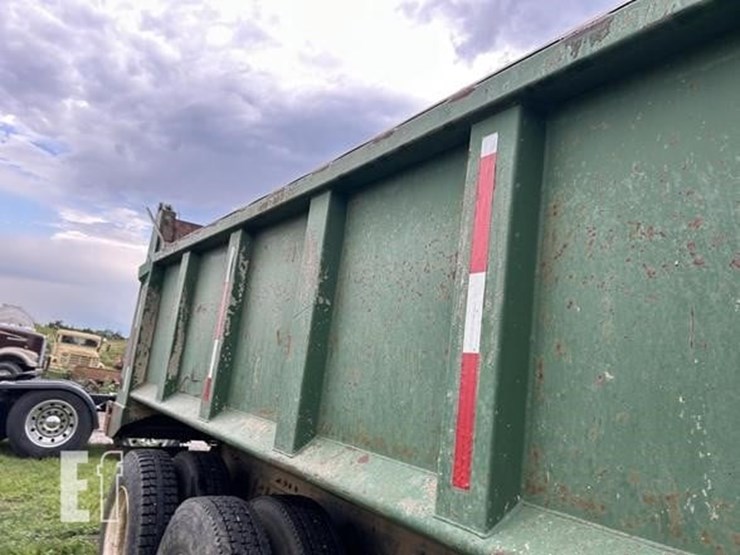 1997-ford-lt8000-image-36