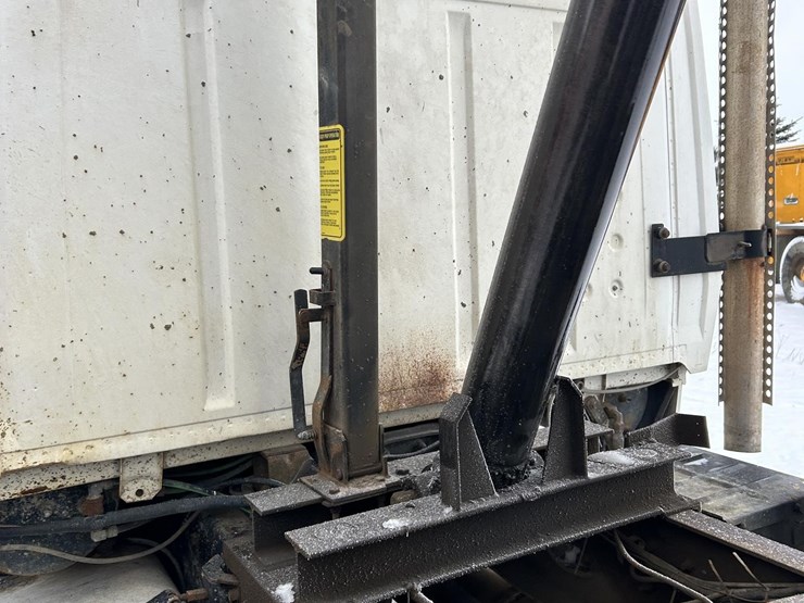 1997-ford-lt8000-image-67