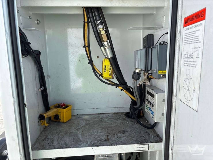 2010-ford-f-550-4x4-venturo-ht40kx-3-ton-crane-mechanics-truck-image-28