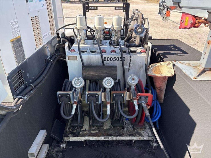 2010-ford-f-550-4x4-venturo-ht40kx-3-ton-crane-mechanics-truck-image-16