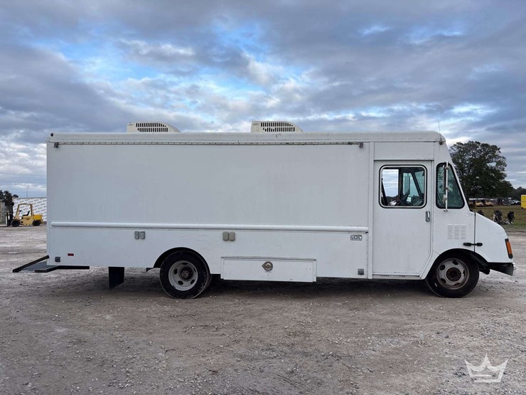 2001-workhorse-custom-chassis-p42-delivery-truck-image-49