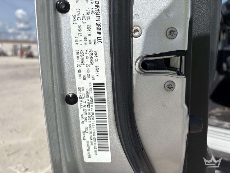 2010-dodge-ram-4x4-crew-cab-pickup-truck-image-5