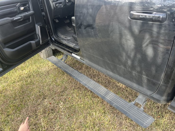 2022-dodge-3500-image-26