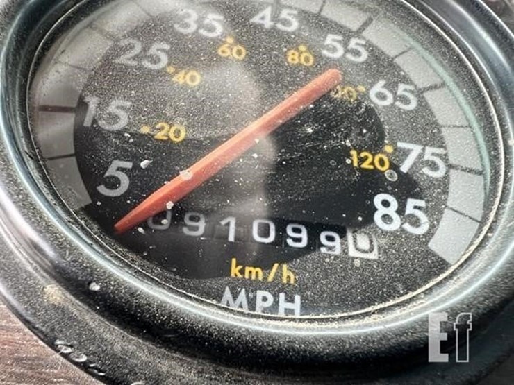 1997-freightliner-fld120-image-27