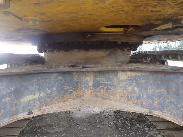 komatsu-pc228us-lc-3-image-34