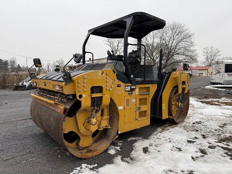 caterpillar-cb66b-image-2