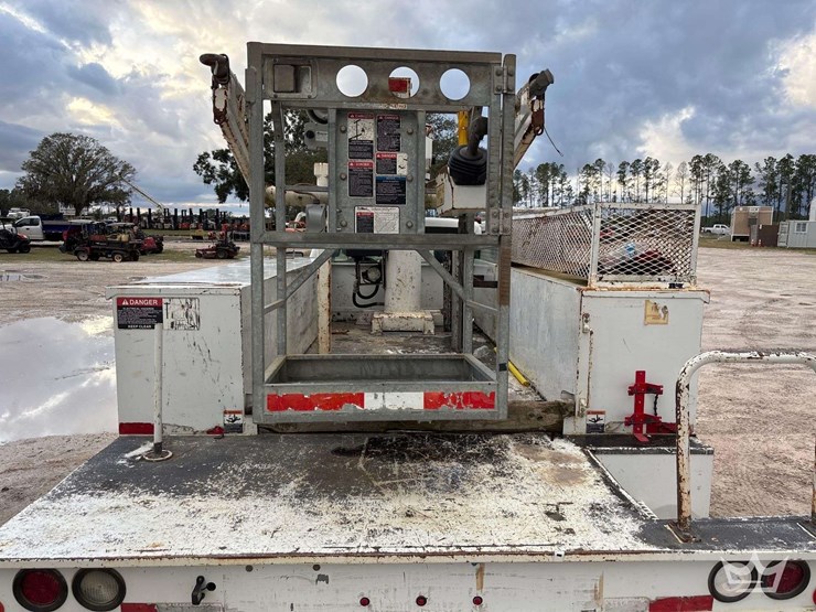 2016-ford-f-550-altec-at233p-35ft-bucket-truck-image-33