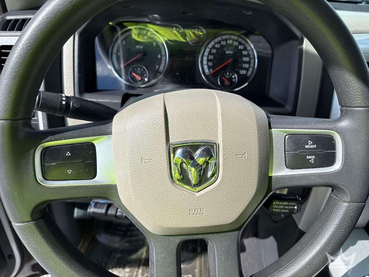 2010-dodge-ram-4x4-crew-cab-pickup-truck-image-13