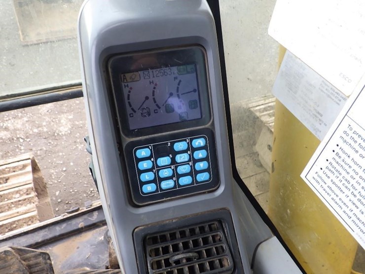 komatsu-pc228us-lc-3-image-30