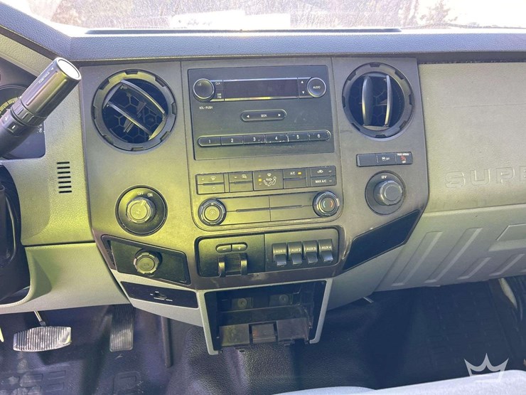 2014-ford-f-250-ext.-cab-service-truck-image-18