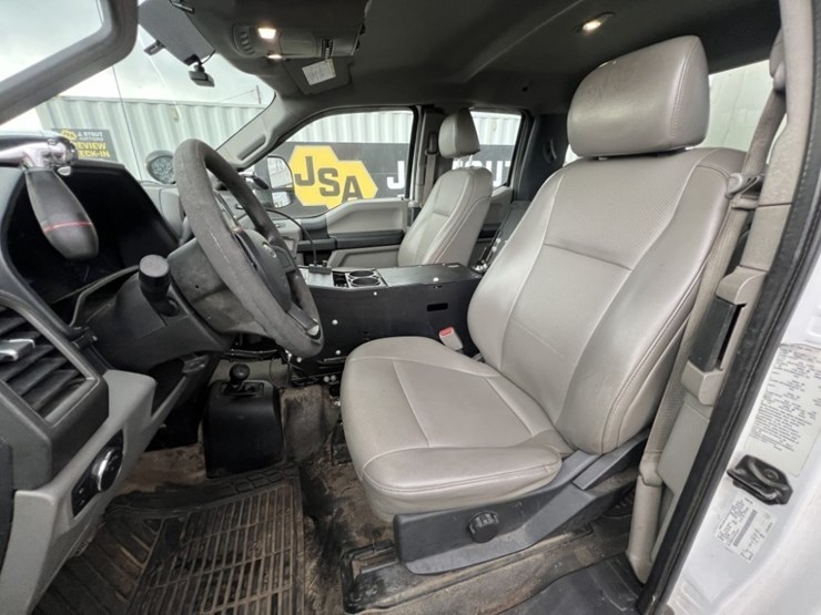 2017-ford-f550-image-28