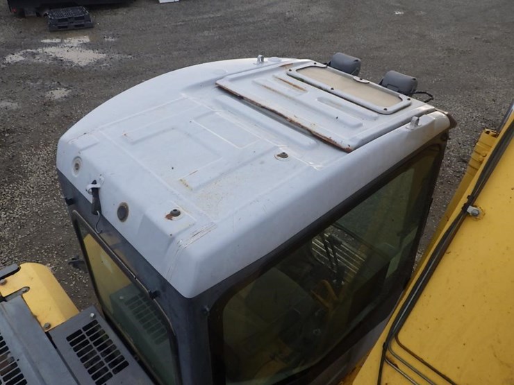 komatsu-pc228us-lc-3-image-20