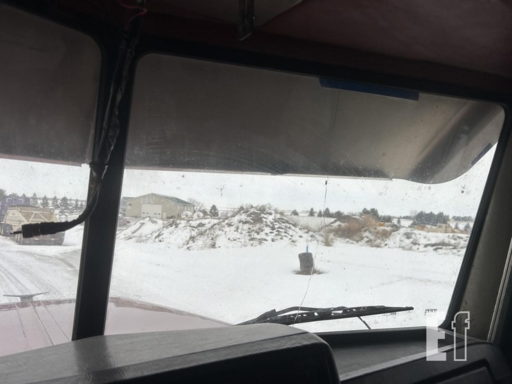 1997-peterbilt-357-image-61