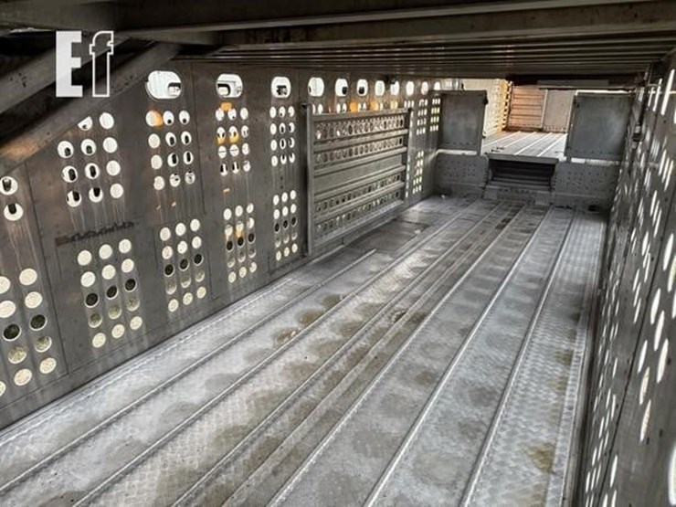 1995-merritt-53-ft-image-24