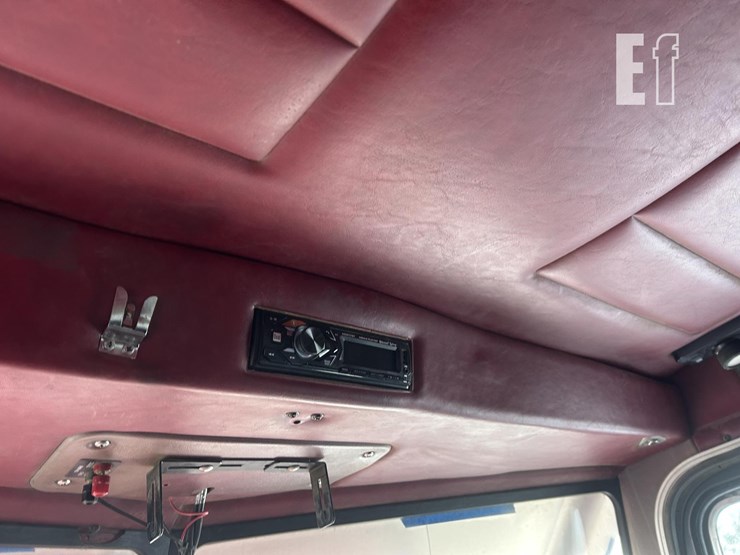 1997-peterbilt-357-image-65