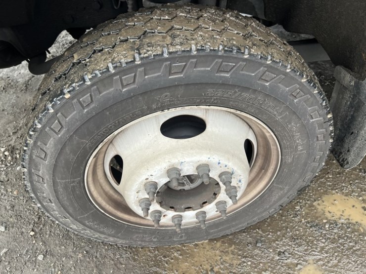 2017-ford-f550-image-17