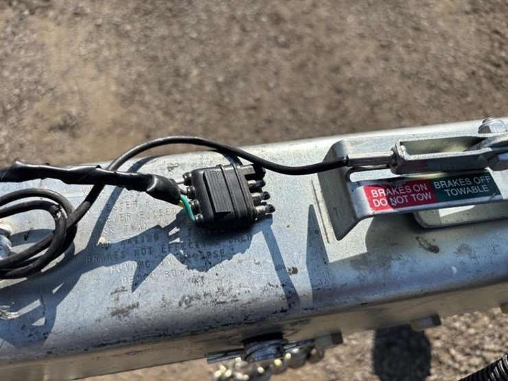 2023-jlg-t350-image-11