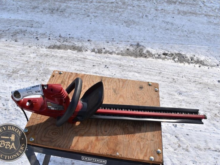 toro-electric-hedge-clippers-image-3