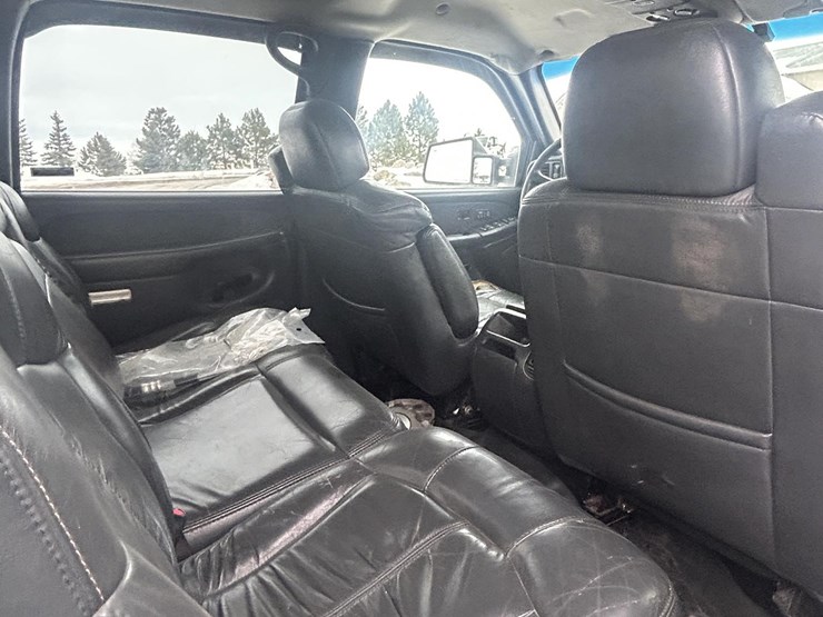 2001-chevrolet-silverado-2500hd-image-6